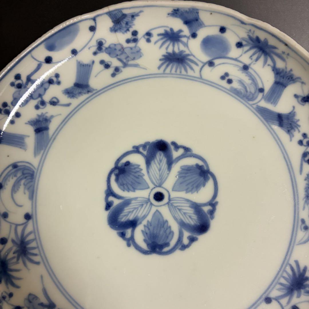 古伊万里　雪輪、柴束、梅ヶ枝散らし六寸皿 古伊万里 雪輪、柴束、梅ヶ枝散らし六寸皿