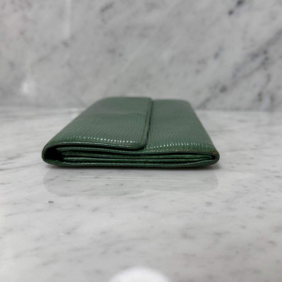 LOUIS VUITTON ルイヴィトン 財布 エピ ポルトビエ グリーン LOUIS VUITTON ルイヴィトン 長財布 エピ 二つ折り財布 グリーン