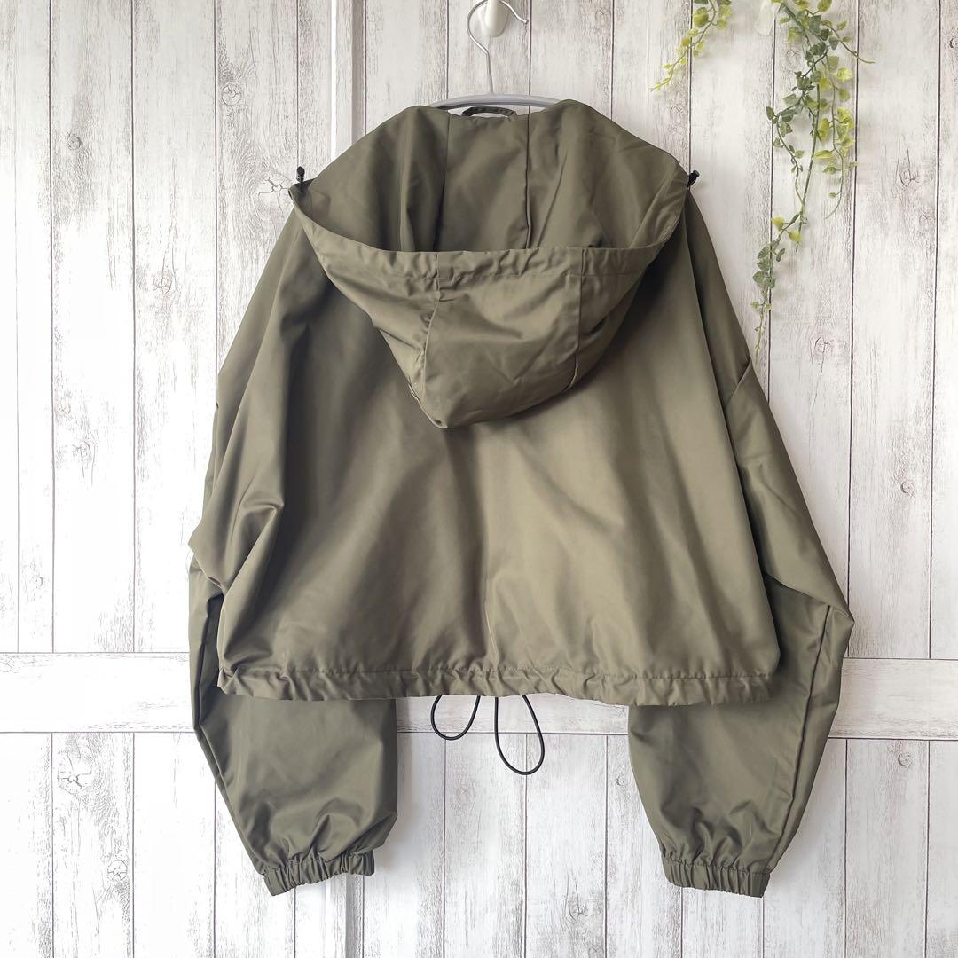 ZARA カーキ ショート丈 ナイロンパーカー XS - メルカリ