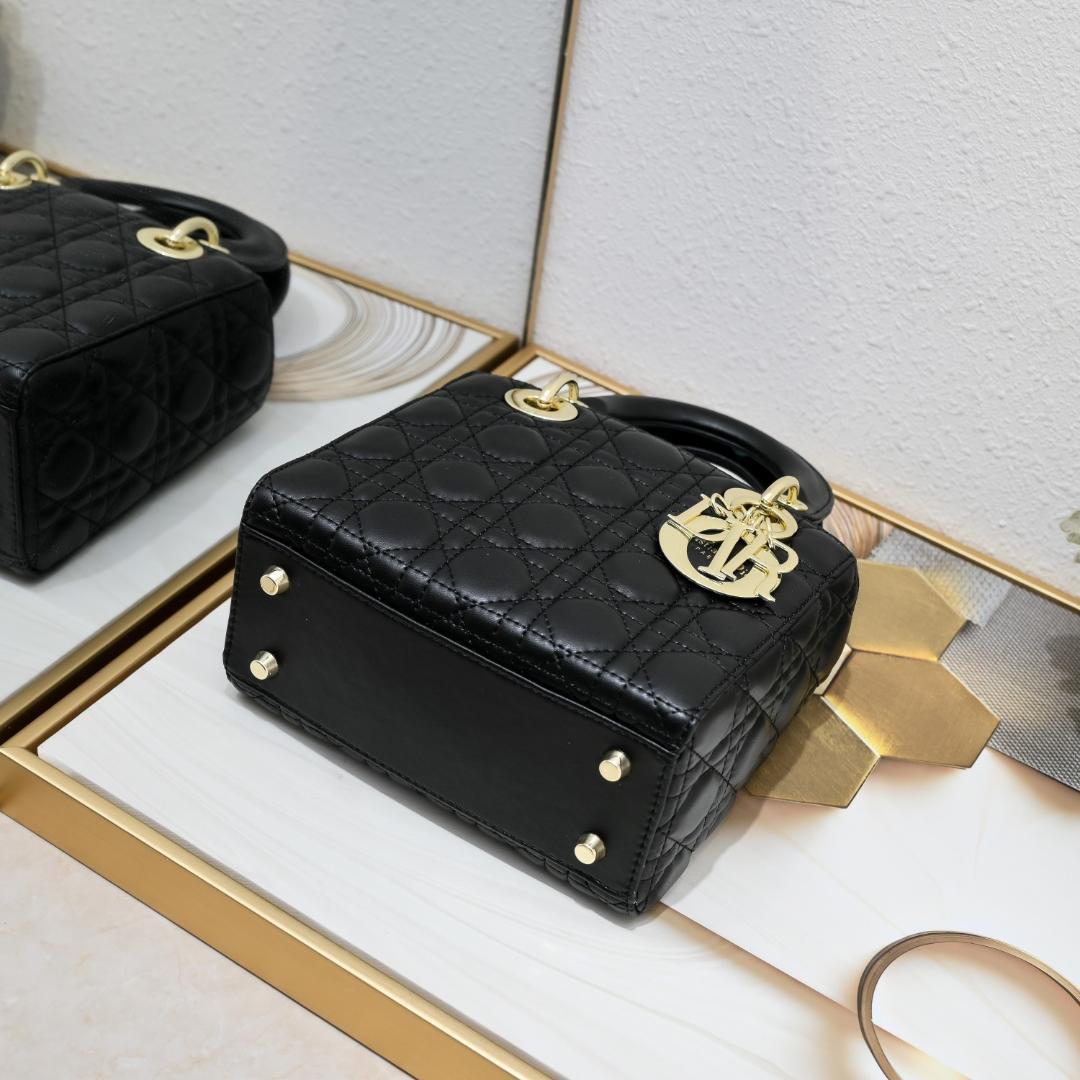DIORブラックレザーキルティングハンドバッグ - メルカリ