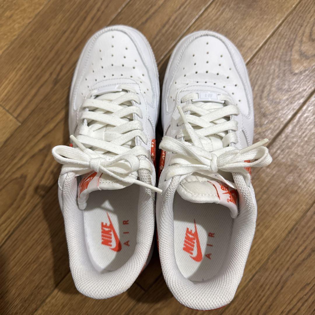 Nike Air Force 1 ホワイト/オレンジ バンダナ柄