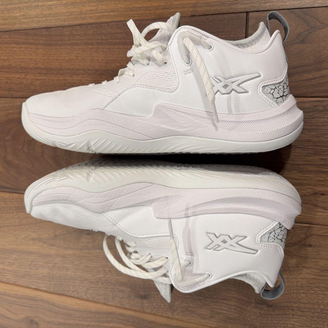 asics nova surge low 2 ホワイト　28.5cm アシックス