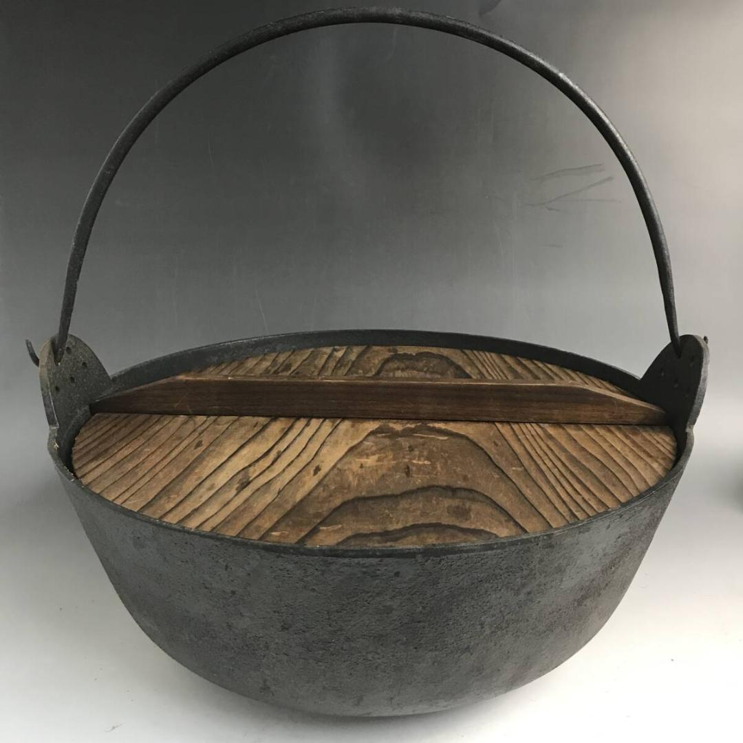 昭和レトロ 鉄器 囲炉裏鍋 五徳付 鉄製 鋳物 鋳鉄 いろり鍋 鉄鍋