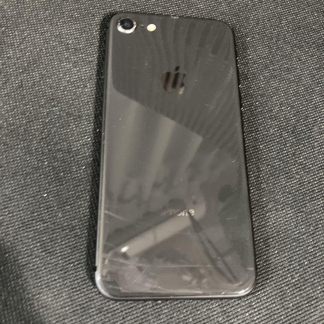Apple iPhone 8 黒 背面傷あり iPhone 8 ブラック 本体 傷あり - メルカリ