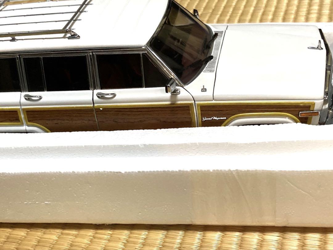 Jeep Grand Wagoneer ミニカー ホワイト/ウッド調 1989