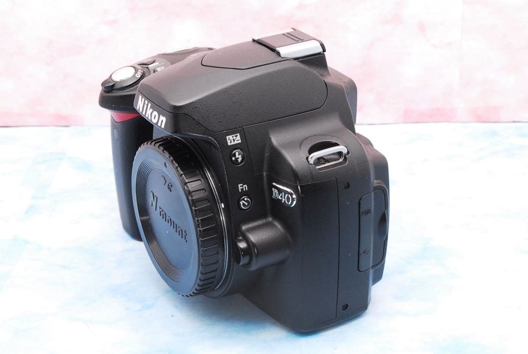 ニコン D40★入門セット★一眼レフカメラ★S数少!★望遠レンズ付Wレンズ ニコン D40★入門セット★一眼レフカメラ★S数少!★望遠レンズ付Wレンズ