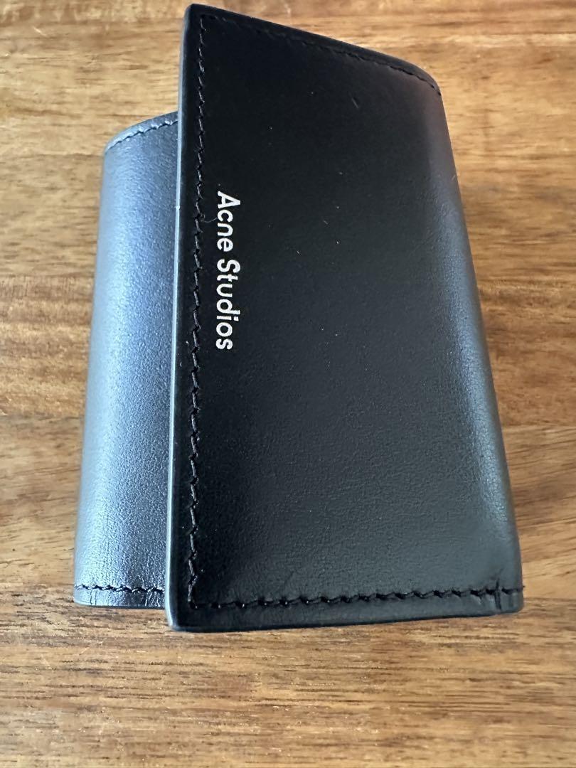 新品　未使用　Acne Studios 3つ折りレザーウォレット ブラック Acne Studios - 3つ折りレザーウォレット - ブラック