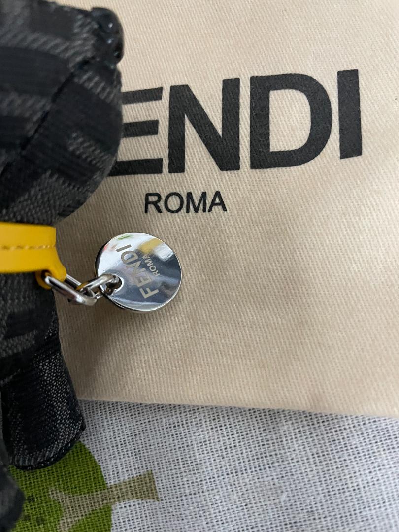 FENDI フェンディ