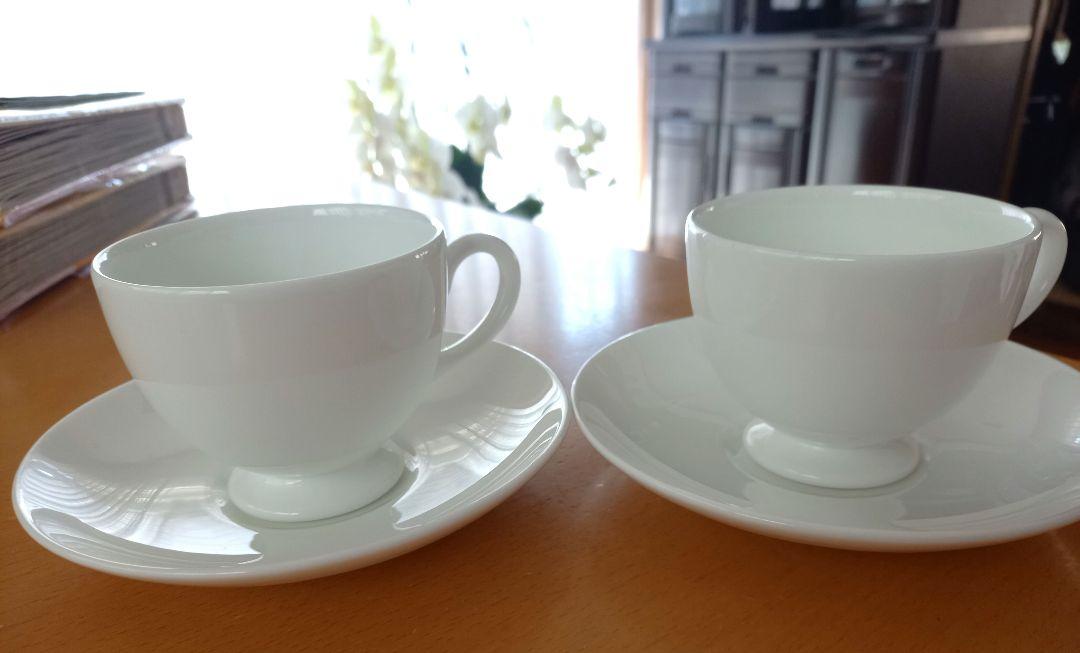未使用に近い　ウエッジウッド　リー　コーヒーカップ×2　ホワイト 無地　黒壺