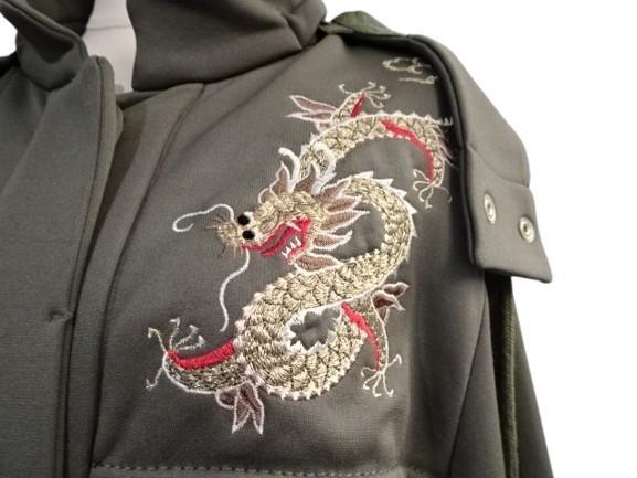 【美品】VIVIENNE TAMヴィヴィアンタムドラゴン刺繍コート　カーキ