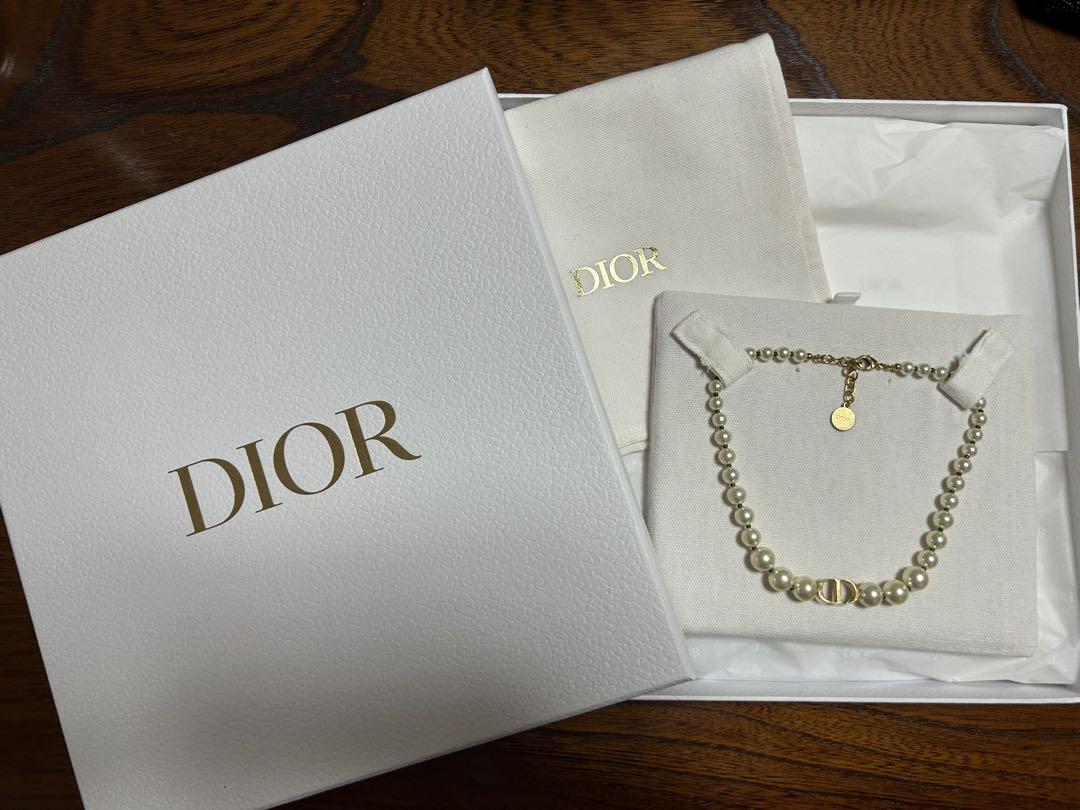 Dior パール ロゴネックレス 調整可能