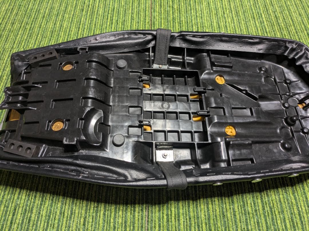 ホンダCB1100バイクシート ブラック