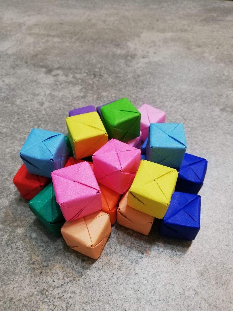 折り紙で作った四角いおもちゃ メルカリ