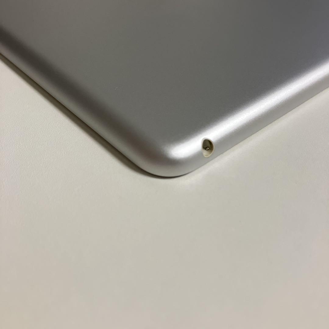 Apple iPad 第7世代 32GB Wi-Fiモデル シルバー