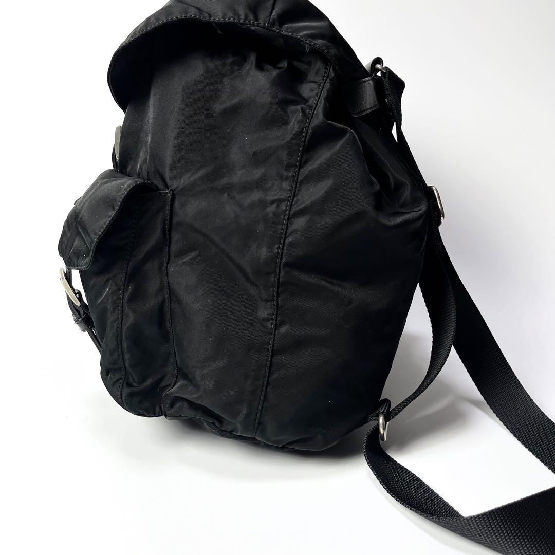 ✨極美品✨プラダ リュック バックパック 三角ロゴプレート ナイロン レザー 希少✨プラダ♡レザーナイロンリュック 三角ロゴブラックユニ