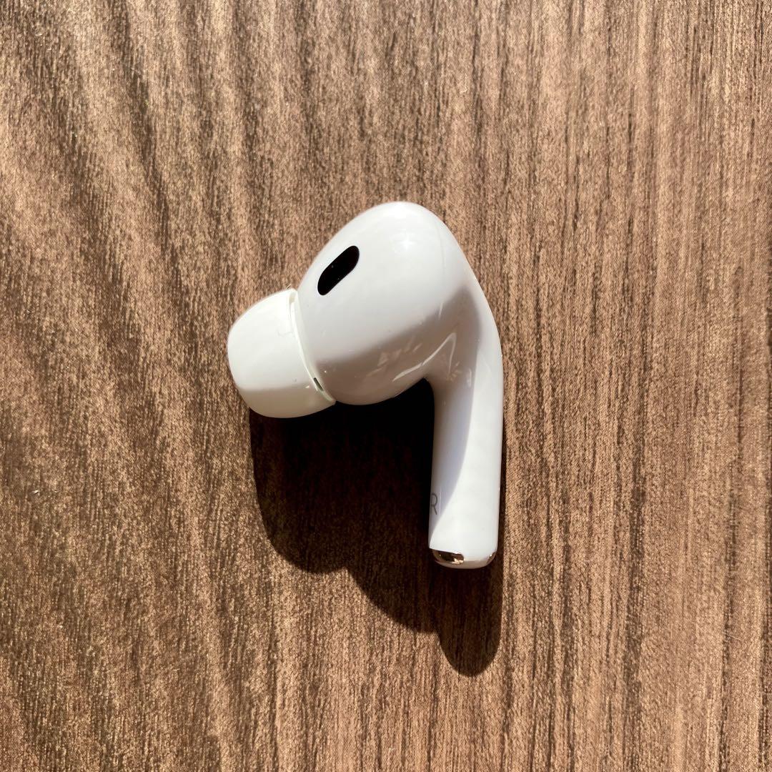 【美品】AirPods pro　第2世代 右耳のみ　他は全て付！使用確認済み★ Apple AirPods Pro 2 右イヤホンのみ USED美品 エアーポッズ