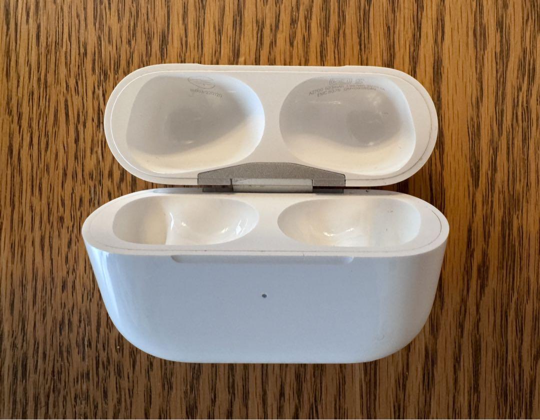 Apple AirPods Pro 2nd Generation LIGHTNING Right Airpods A2698 - Genuine  Apple | eBay