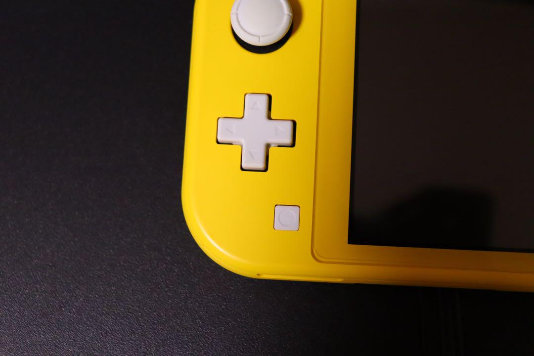 Switch Lite イエロー 箱・ケース・充電器付き フィルム付き
