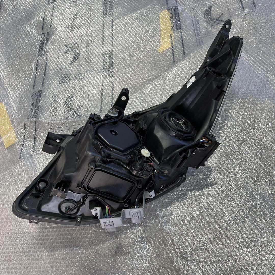 ノア　ヘッドライト　右　ICHIKOH 28-227 ジャンク品