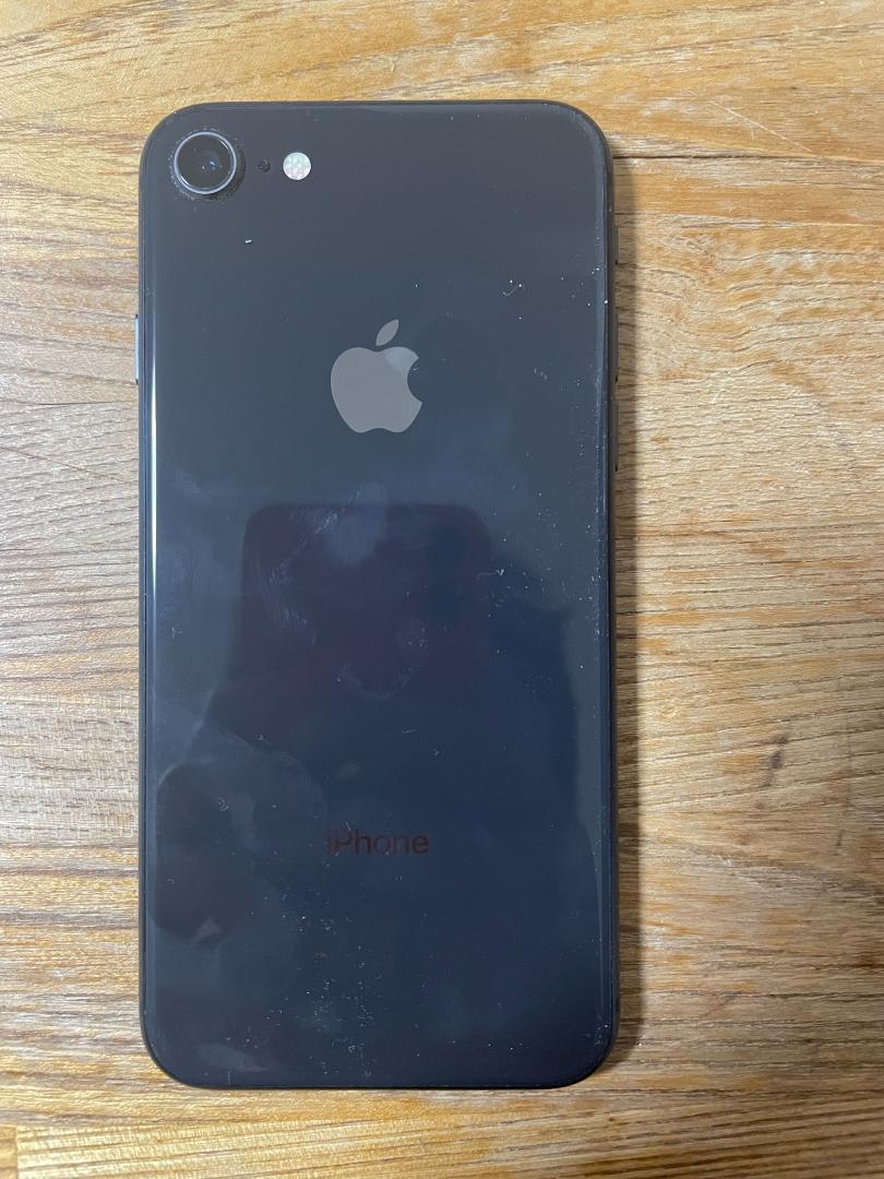 iPhone8 傷あり 61QmBGrlJaL._UF350,350_QL50_.jpg