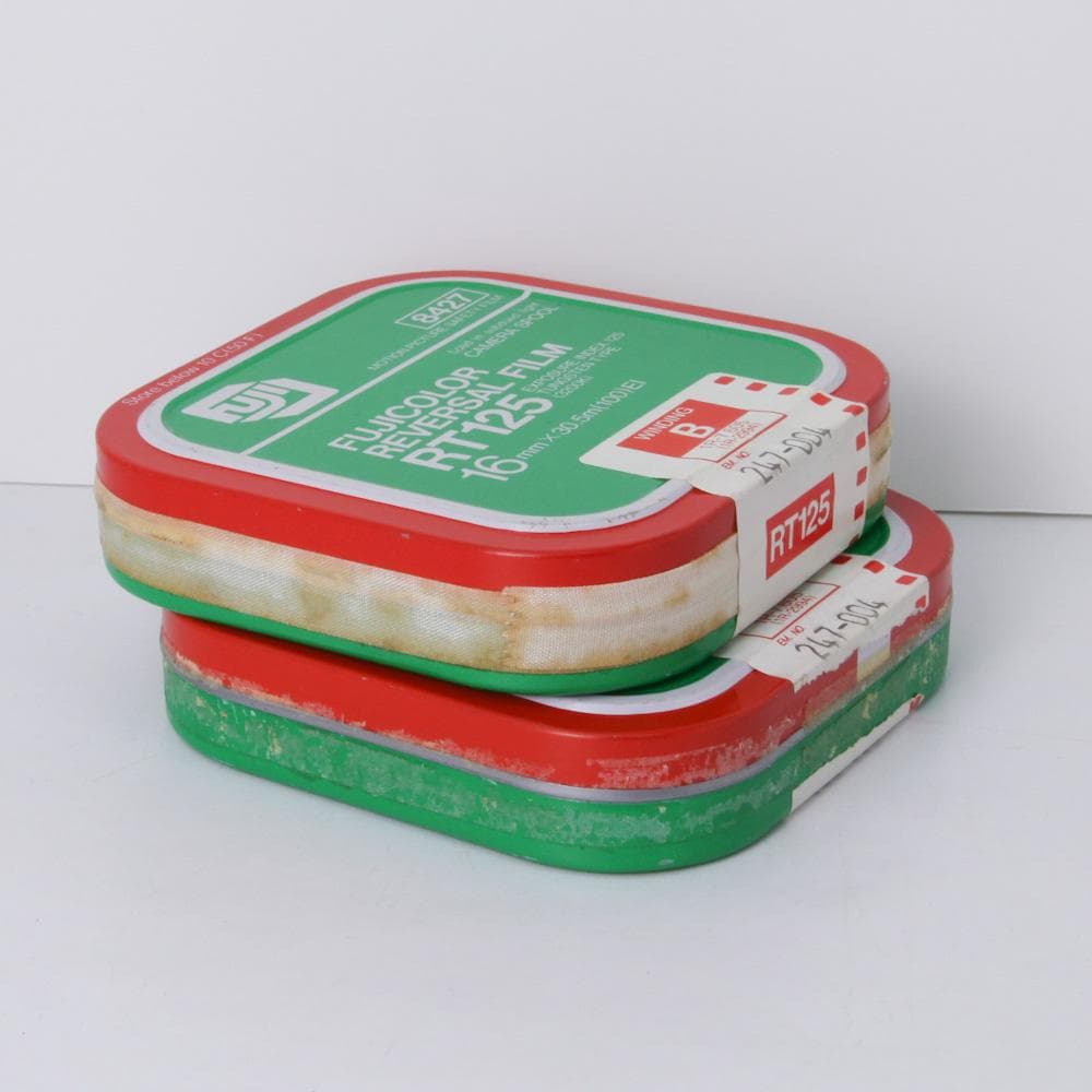 フジカラー Reversal Film RT125 16mm(2巻) - メルカリ フジカラー Reversal Film RT125 16mm(2巻) - メルカリ