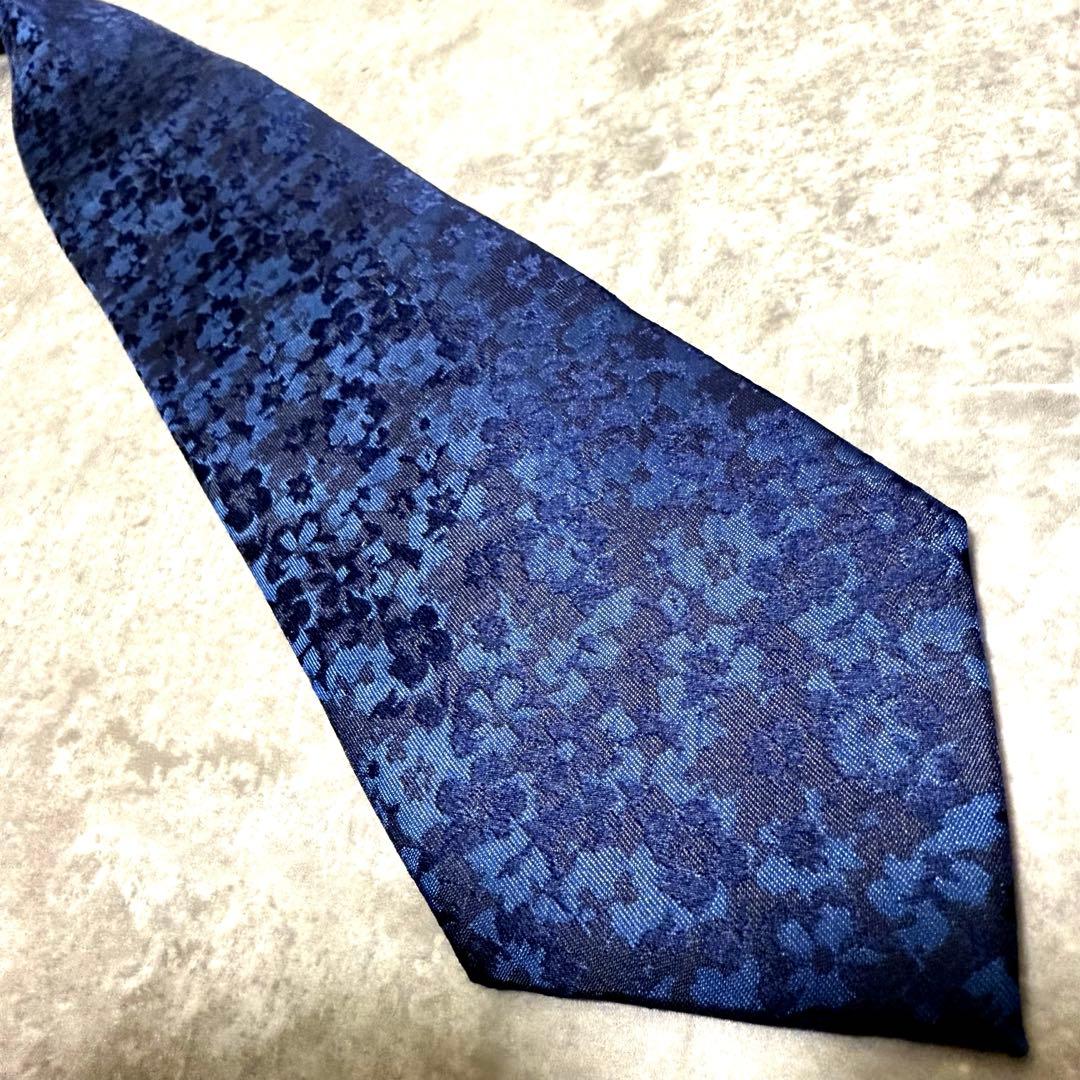 【✨極美品✨】Paul Smith ポールスミス ネクタイ 花柄 ネイビー 光沢 【✨極美品✨】Paul Smith ポールスミス ネクタイ 花柄 ネイビー 光沢