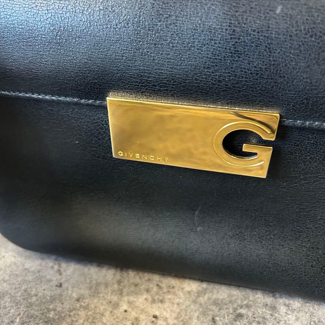 GIVENCHY ジバンシー レザー ショルダーバッグ ゴールド金具 斜め掛け GIVENCHY ジバンシー レザー ショルダーバッグ ゴールド金具 斜め掛け