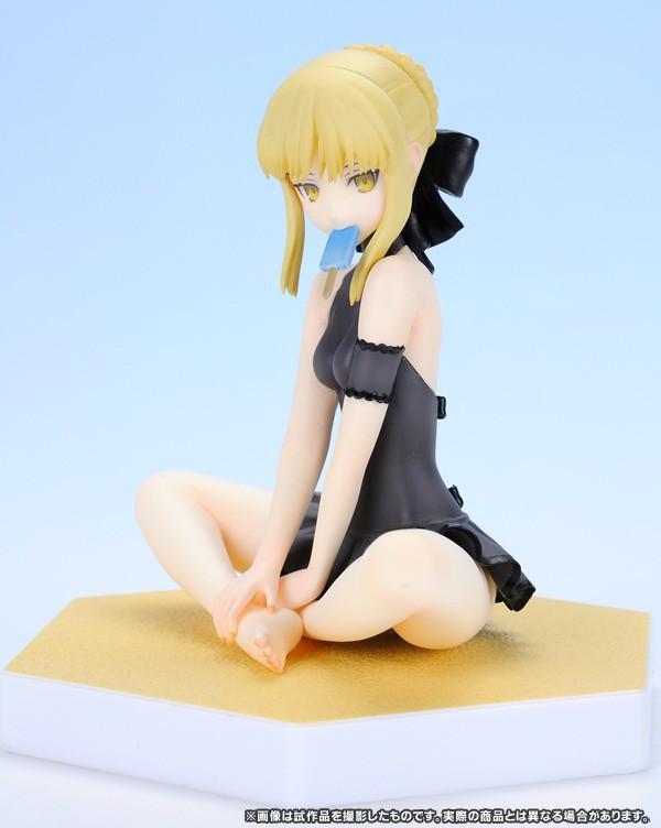 BEACH QUEENS Fate/hollowataraxia セイバーオルタ