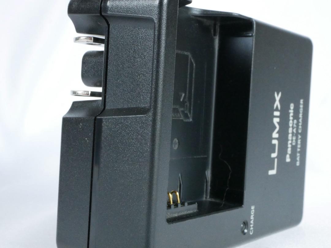 LUMIX DMC-GH2（レンズ・純正チャージャー・バッテリ２つ）値引可
