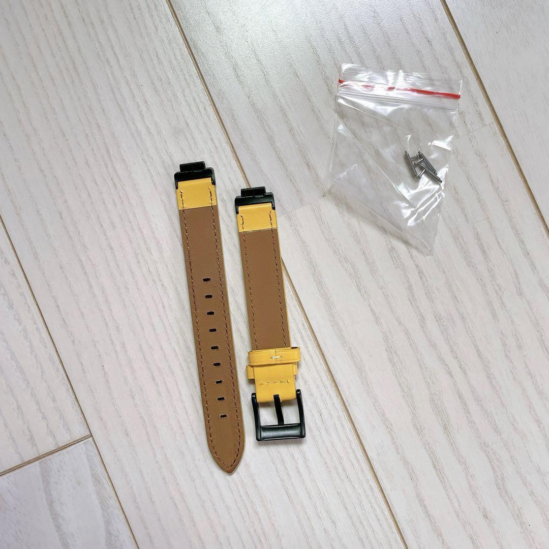 イエロー