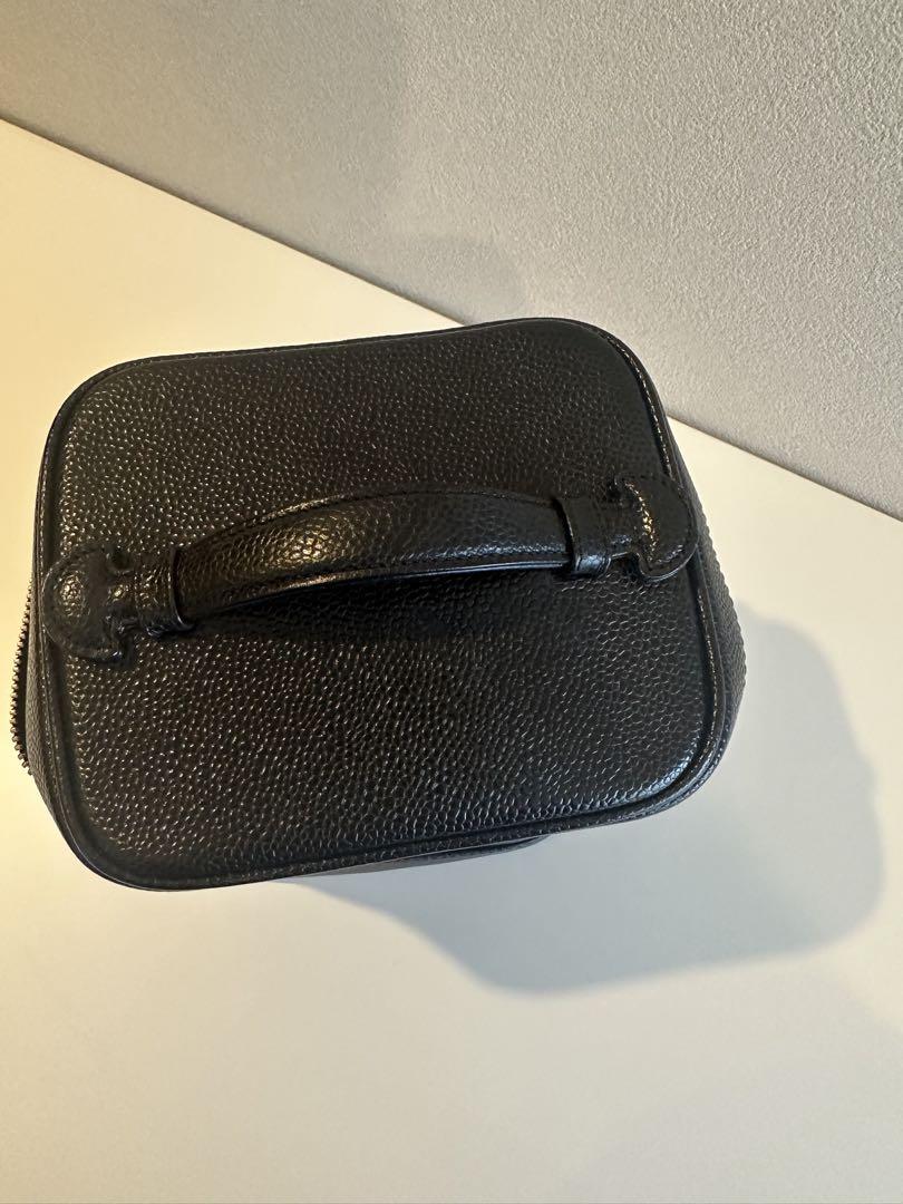 CHANEL ブラック レザーポーチ