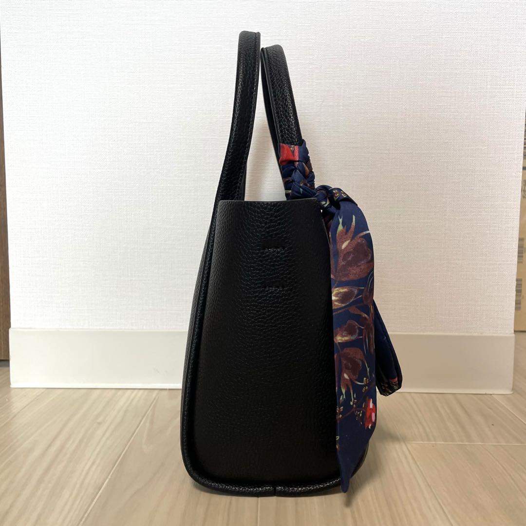 入荷nowオンラインストア 未使用品】Oriental Traffic/スカーフ付きハンドバッグ/黒 バッグ