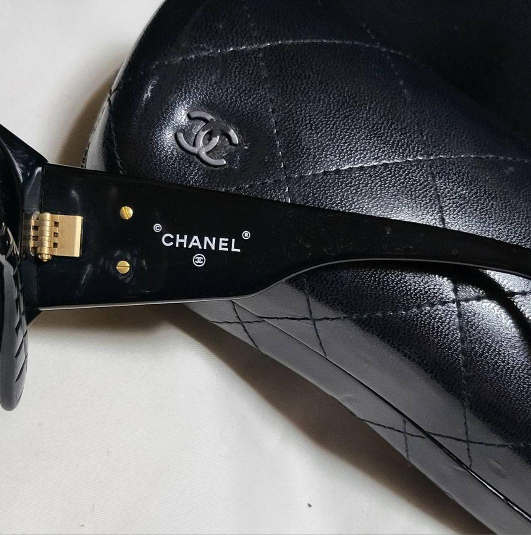 ◆CHANEL　シャネル◆ロゴ付き　サングラス　マトラッセ　ケース付き