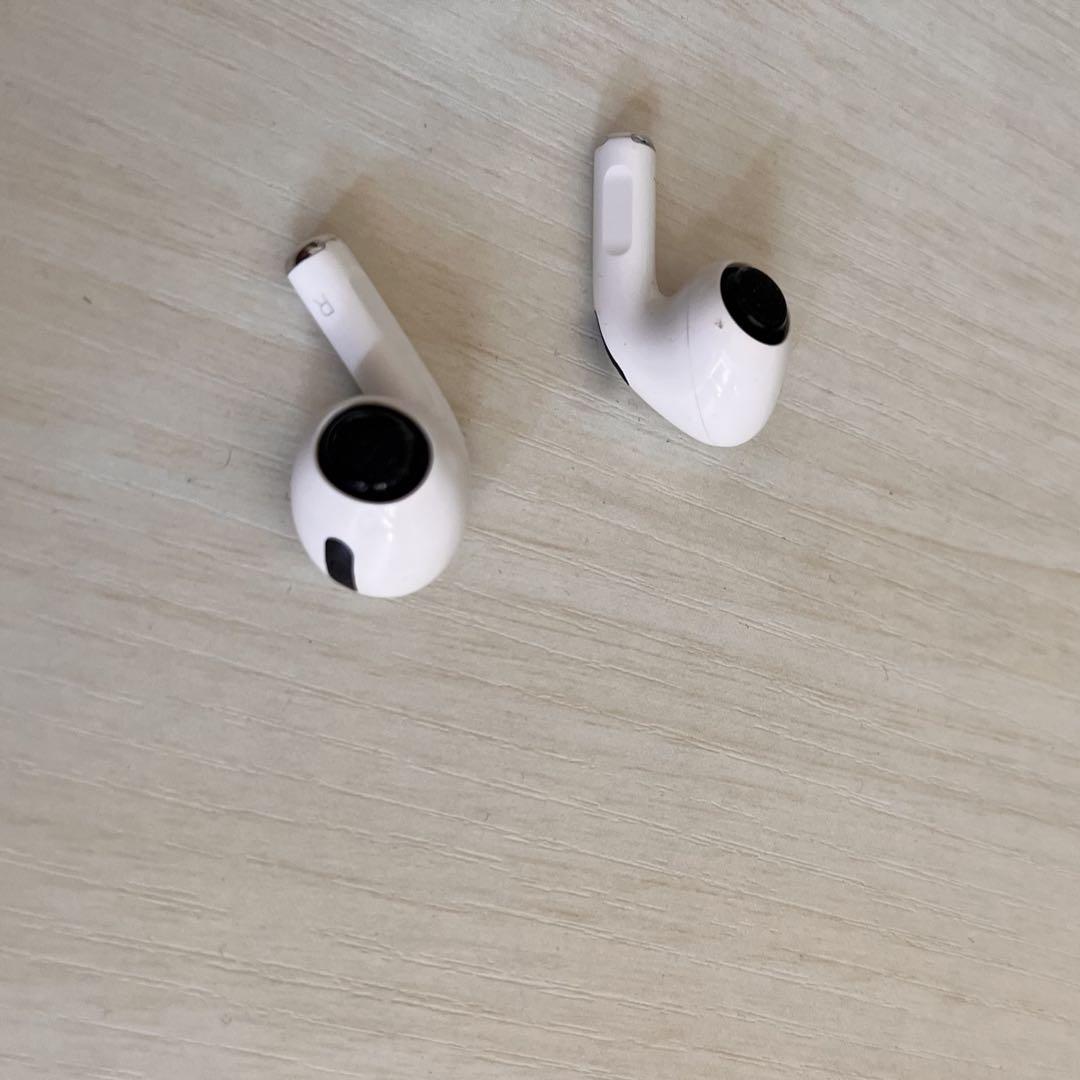 AirPods