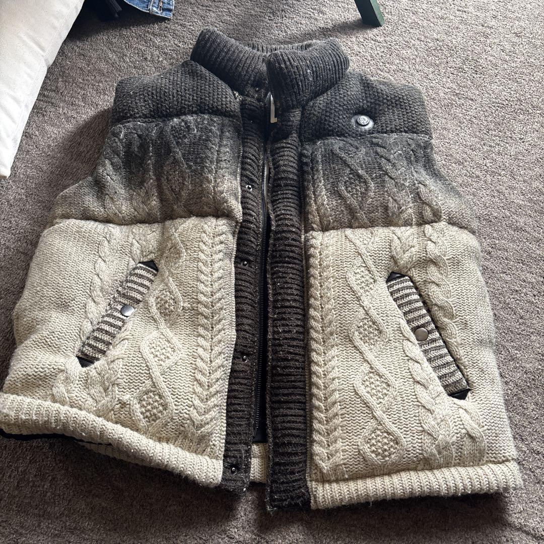 極美品 ディーゼル ダウンベスト ケーブルニット キルティング ウール M DIESEL ケーブルニット 肉厚 ダウンベスト - メルカリ