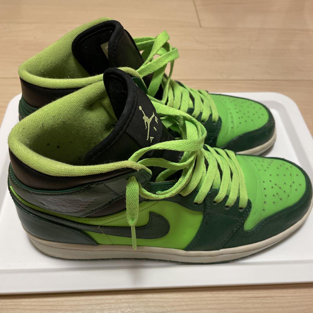 NIKE AIR JORDAN 1 MID COLLEGE PACK オレゴン