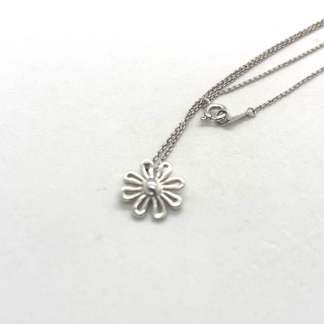 TIFFANY&CO.デイジーフラワーネックレス　花 シルバー　【美品】☆レア☆ TIFFANY&CO.デイジーフラワーネックレス 花 シルバー 【美品