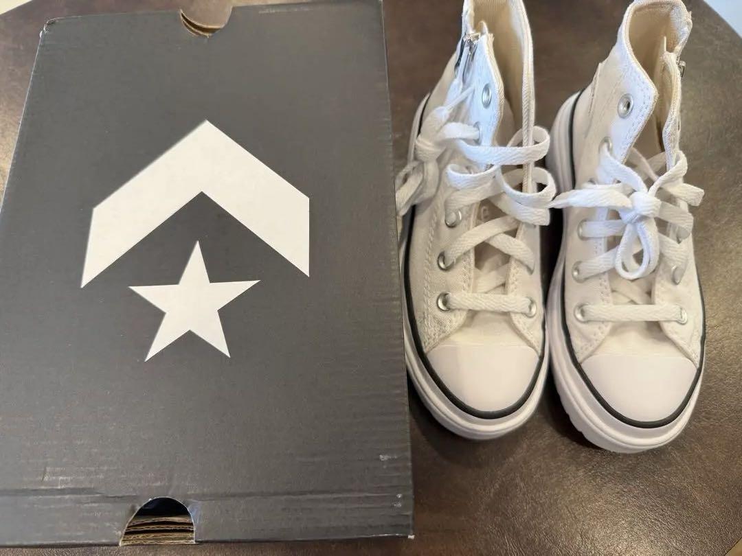 新品未使用CONVERSE ホワイト ハイカットスニーカー