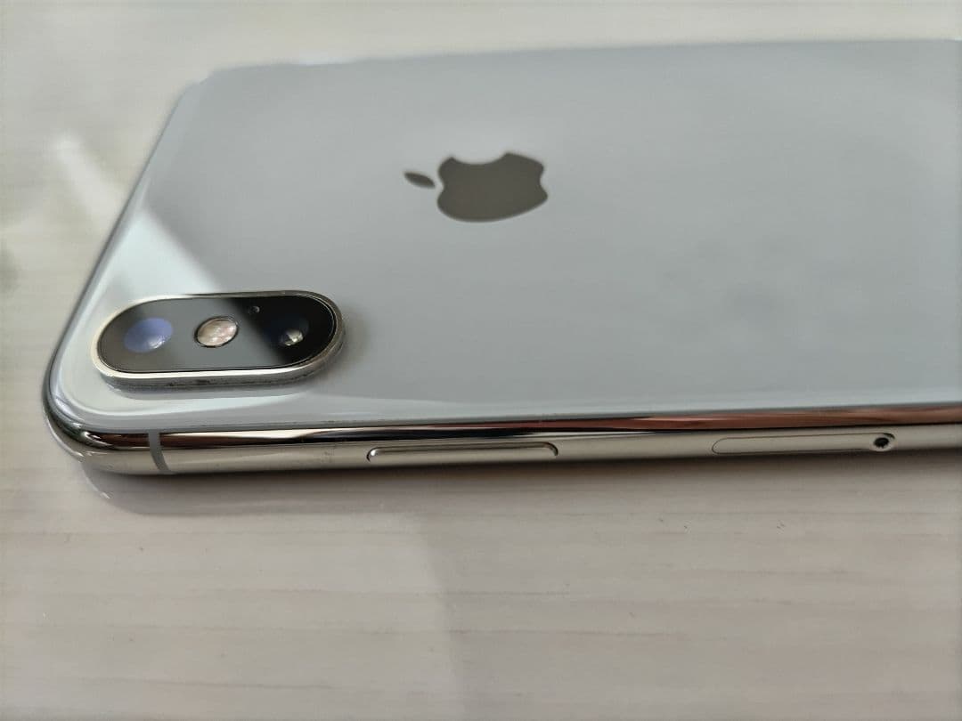 iPhone X ホワイト 64GB