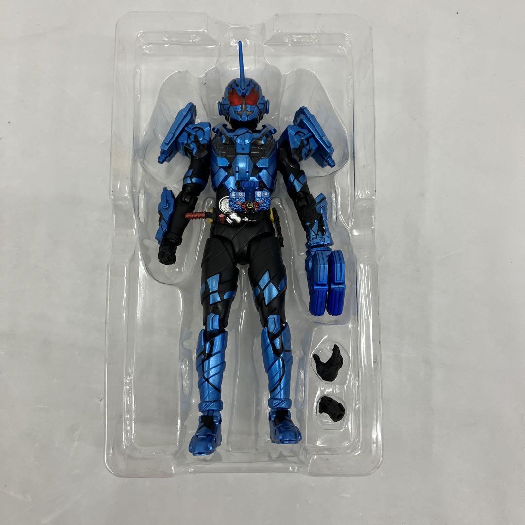 HF3940C S.H.フィギュアーツ 仮面ライダーグリスブリザード