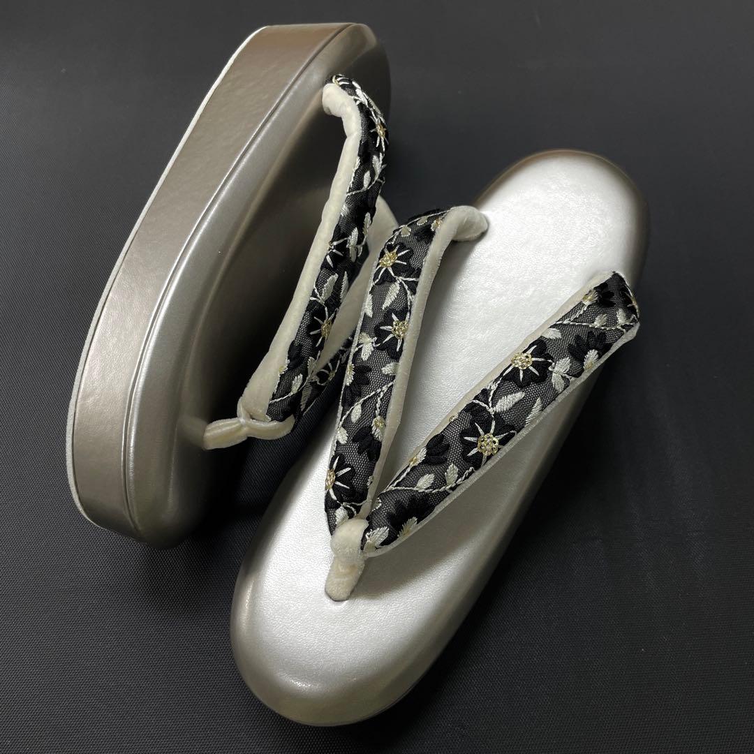●専用● 高級草履 低反発 3枚芯 シルバーグレー×アラベスク Lサイズ ●専用● 高級草履 低反発 3枚芯 シルバーグレー×アラベスク Lサイズ