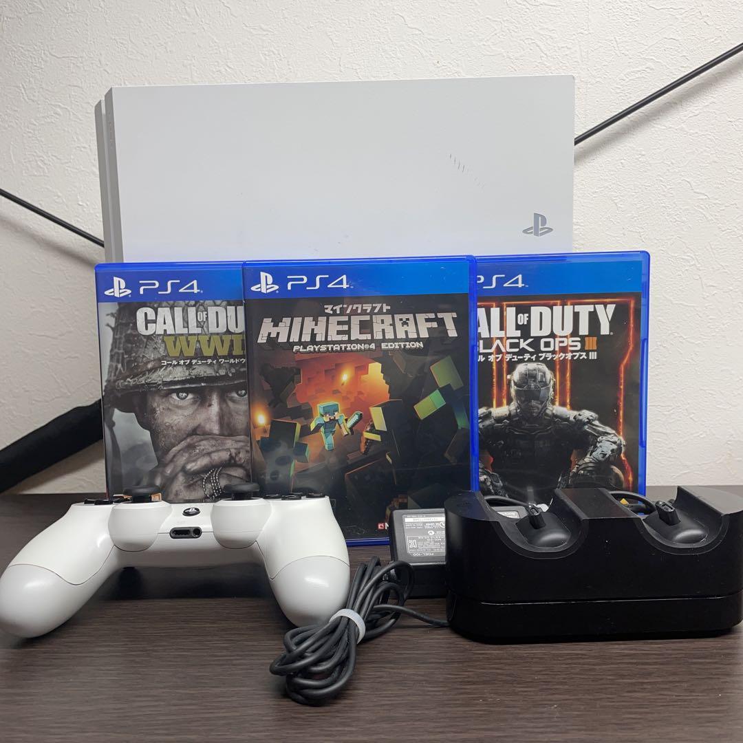 PS4本体  カセット3個 コントローラー２つ PS4本体 カセット3個 コントローラー2つ
