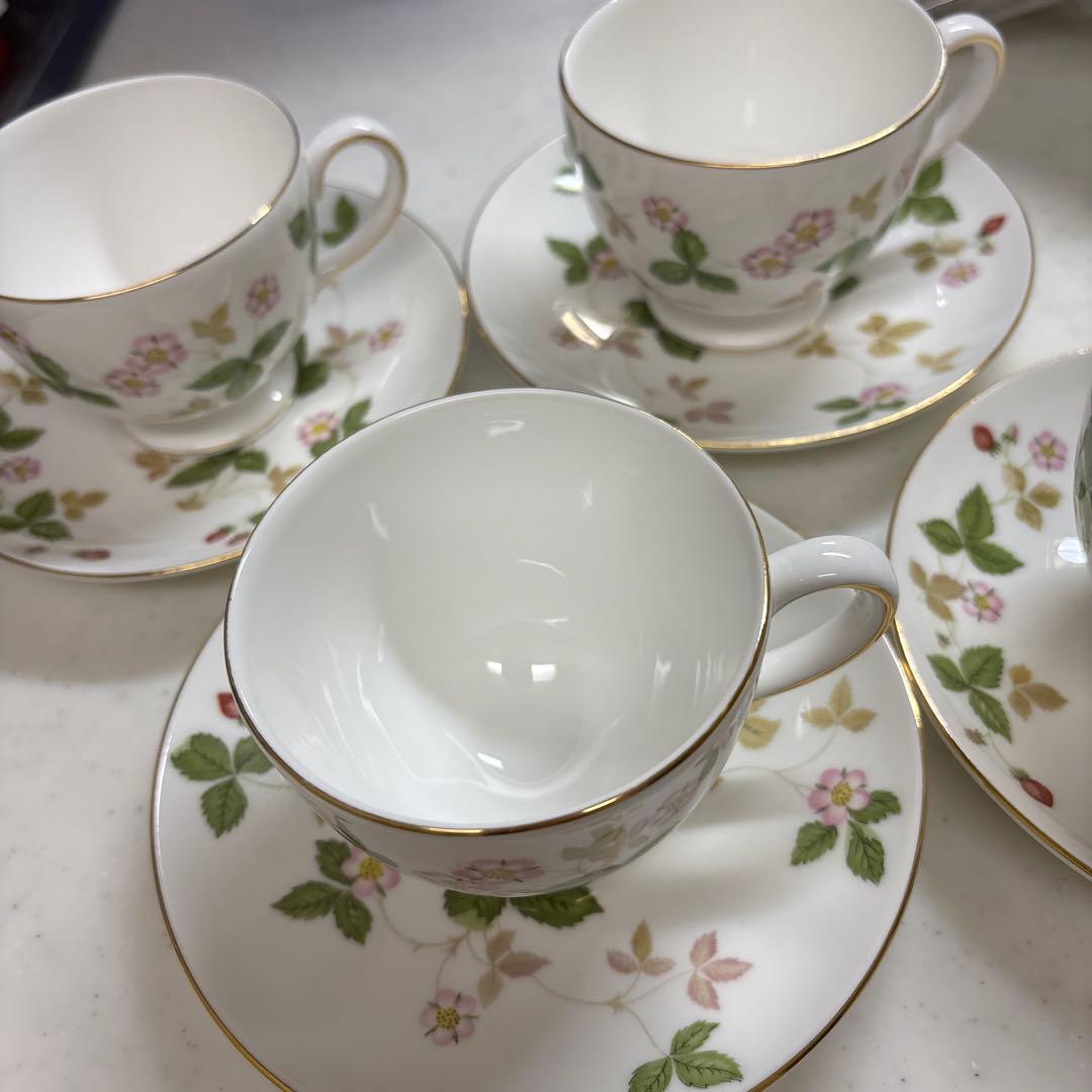 WEDGWOOD カップ＆ソーサー　ワイルドストロベリー
