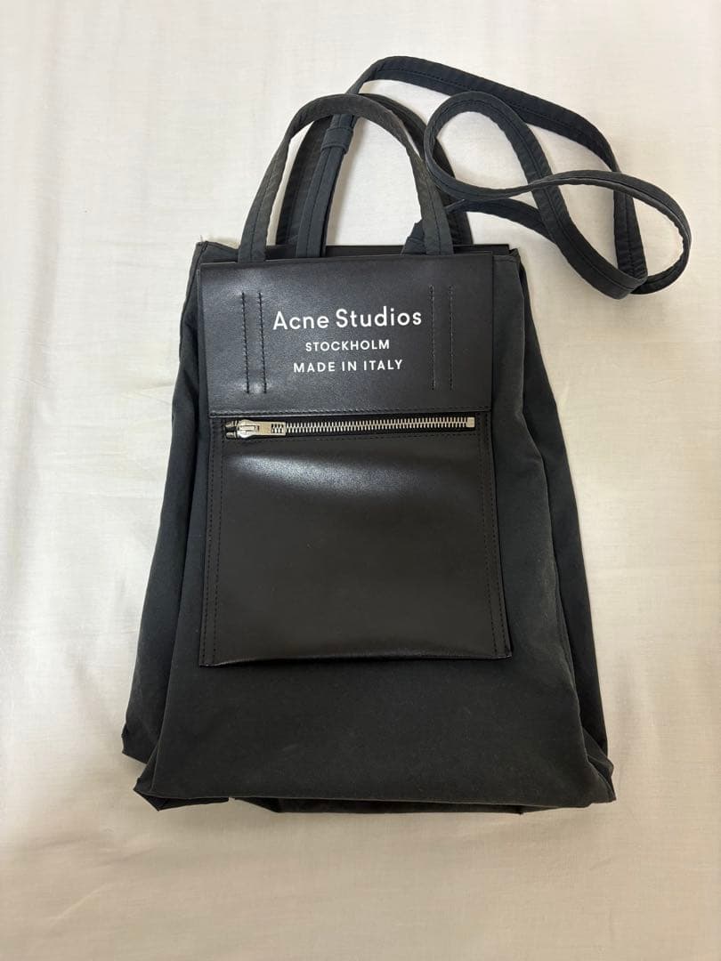 Acne Studios ブラック ショルダーバッグ