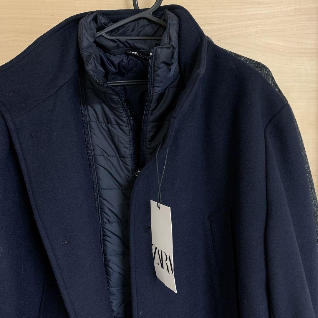 ZARAで購入したネイビーのコート