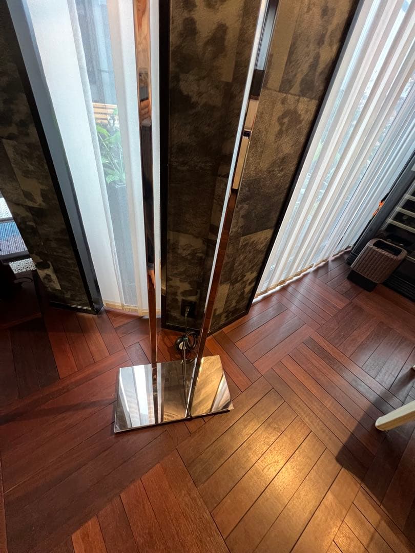 【良品】大塚家具 SAN-5000SCH/3F フロアスタンド　定価41万 IDC OTSUKA(大塚家具)のSAN-5000/SCH/3F フロアスタンドです