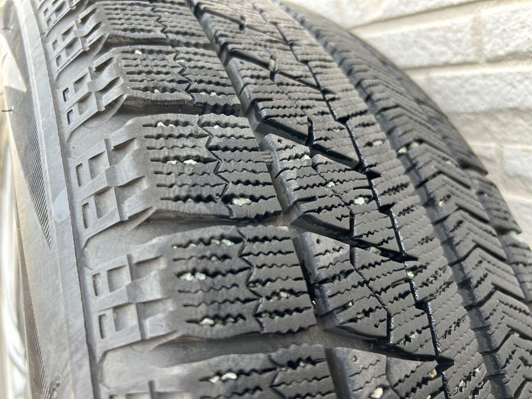 215/60R17 ブリザックVRX 21年製 ホイールセット バリ溝 低走行