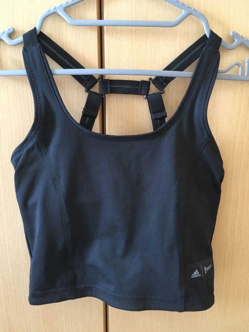 AUMNIEヨガウェア&adidas Parleyランクロップドタンクトップ