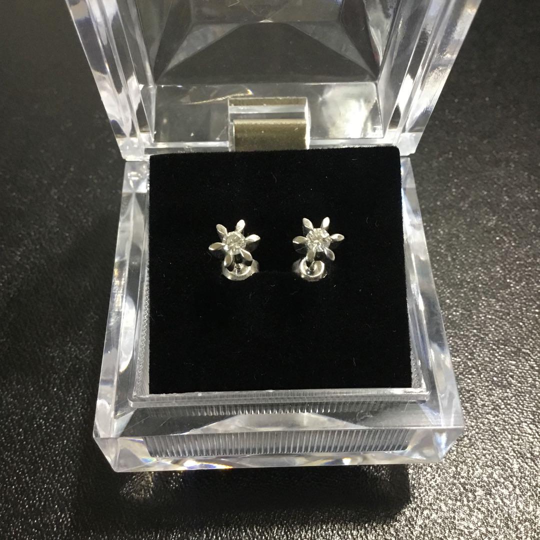 プラチナ900 天然ダイヤモンド　0,1ct×2 ピアス　2,3g