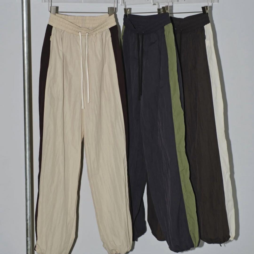 【TODAYFUL】Nylon Line Pants(美品) TODAYFUL】Nylon Line Pants(美品) - メルカリ